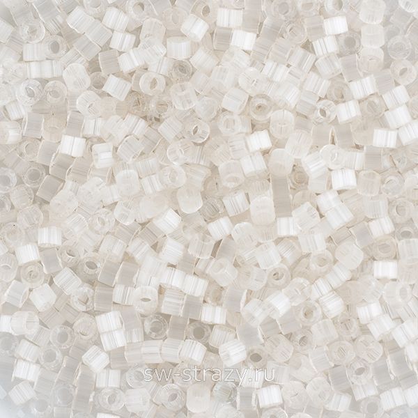 Delica Beads 11/0 DB0673 Antique Ivory SilkSatin